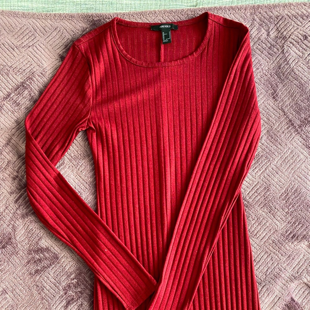 Long sleeve red midi dress